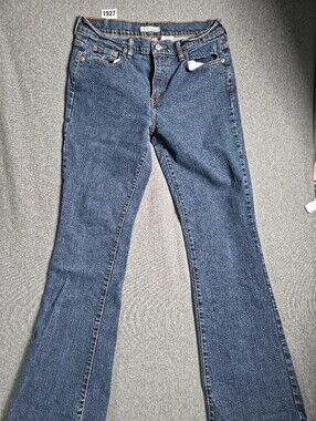 Levi's 10 Women's Medium Blue  Jeans 514 Bootcut.  Classic Fit. Everyday.